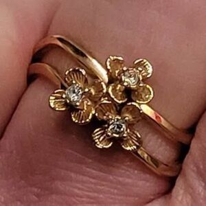 Vintage Avon ring